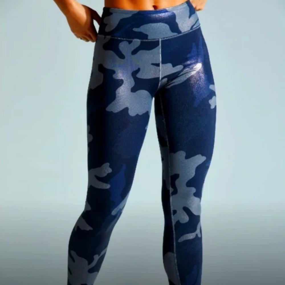 NOLI YOGA  - NWOT - Guerra Metallic Blue Camo Workout Leggings - XS